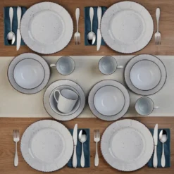 Pineapple 16 Piece Dinnerware Set, Service for 4