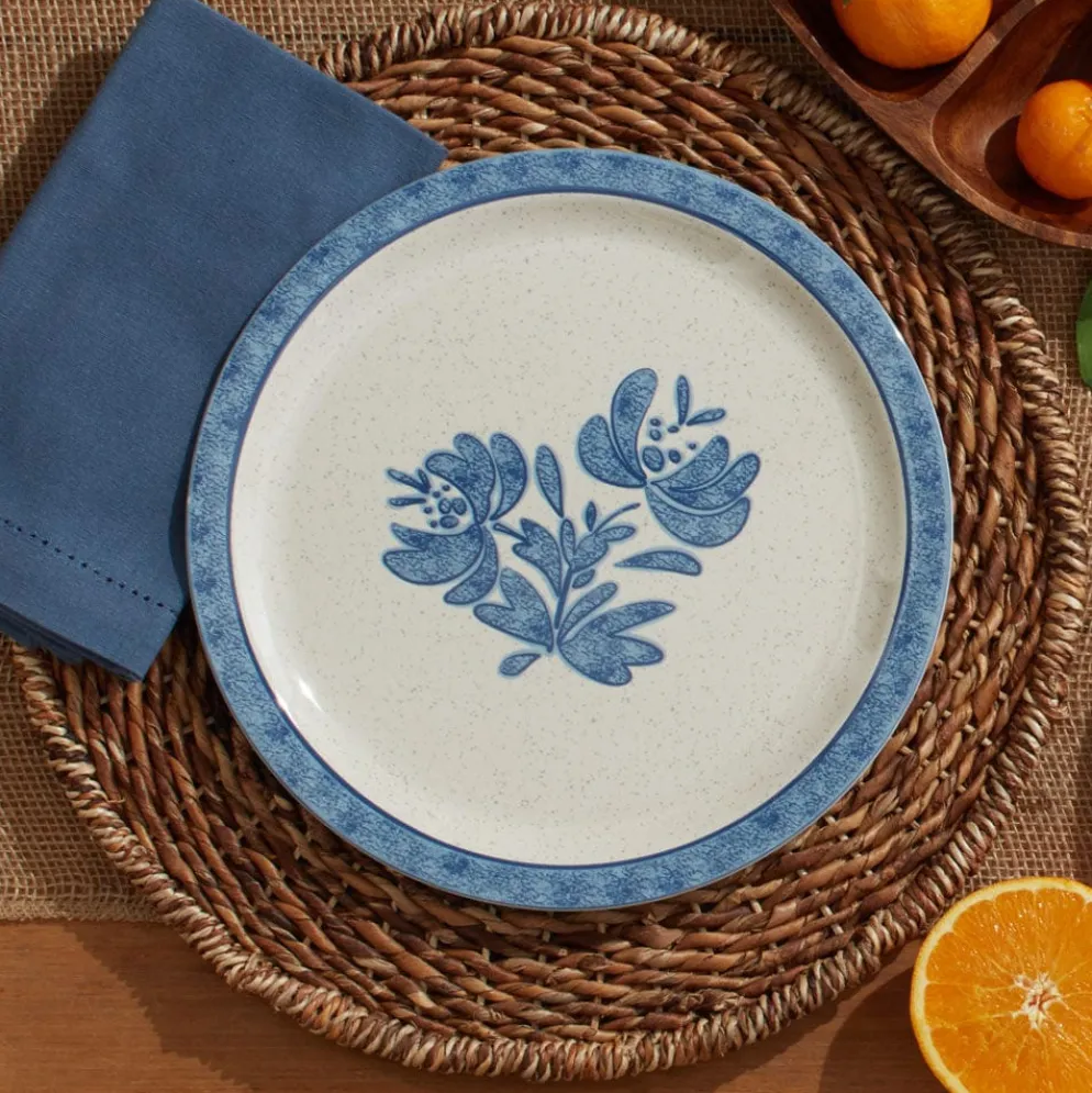 Yorktowne Outdoor Melamine Dinnerware Set